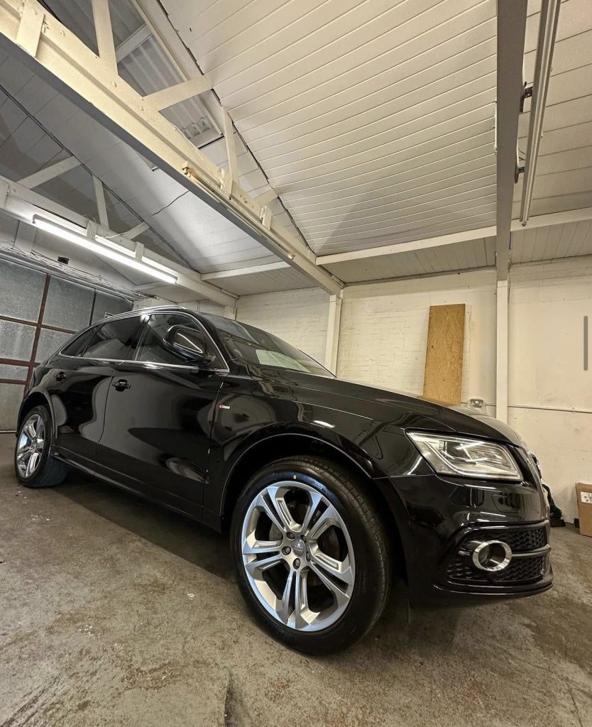 Q5 Front side