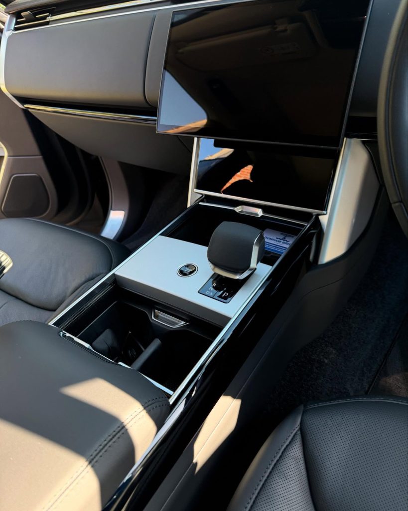 Rangerover dash